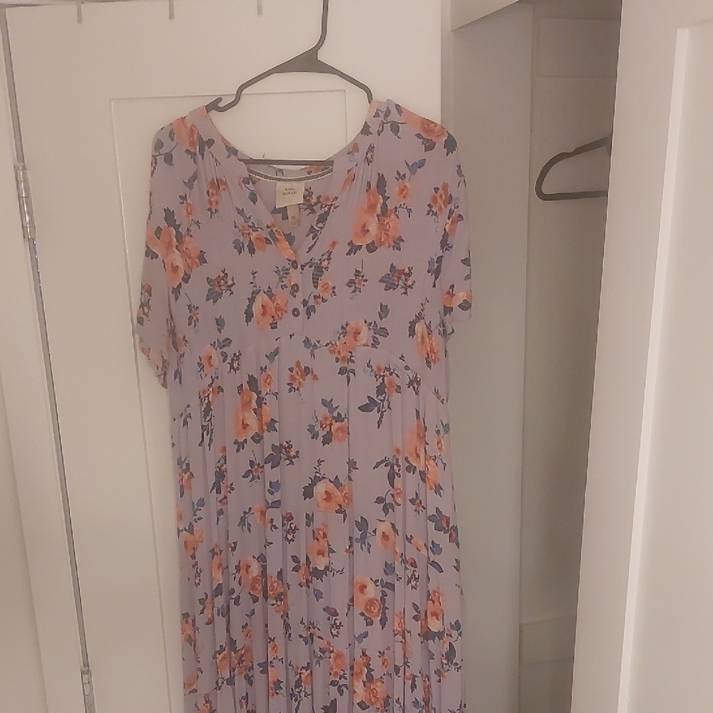 Floral V-Neck Maxi Dress